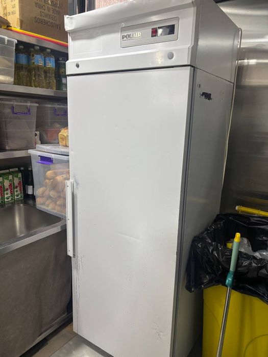 Продаю холодильник для ресторанов или для кафе