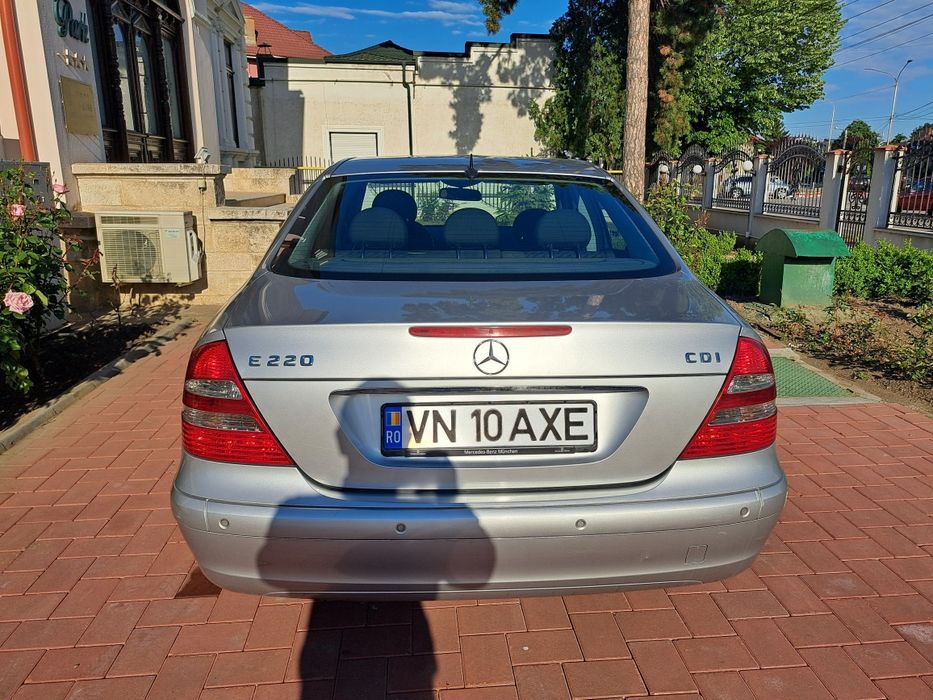 Mercedes Benz E220 CDI