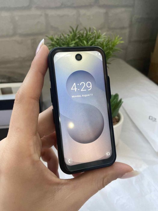 Мини Android смартфон - пълен достъп до приложения,интернет и камера