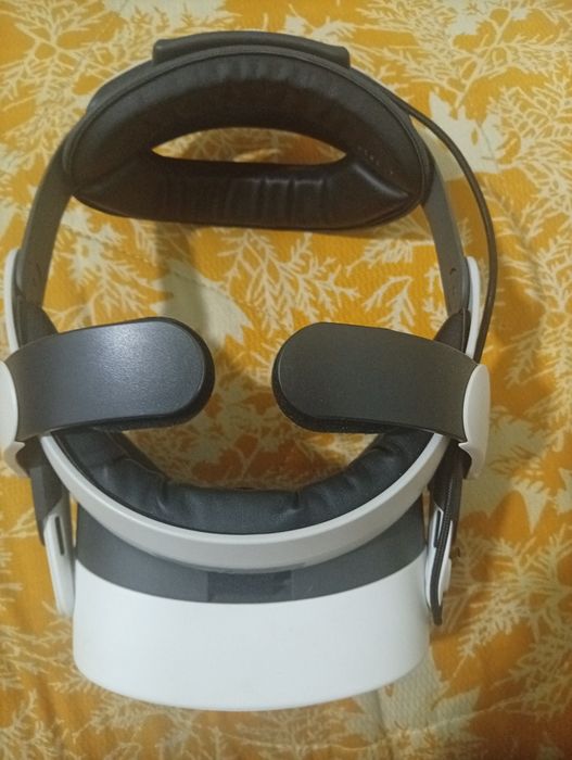 Продаю oculus quest 3S