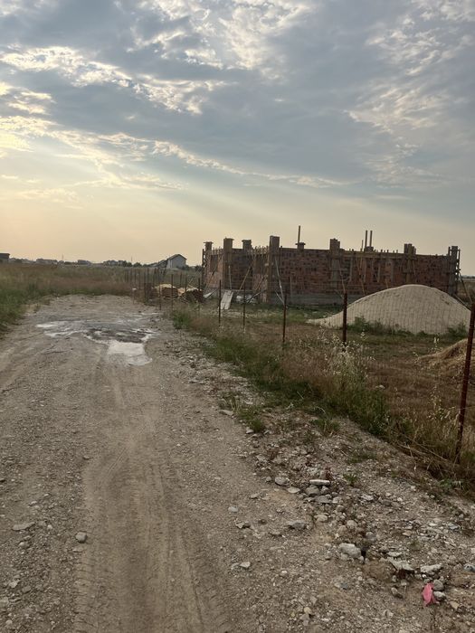 Teren intravilan 500 mp utili Dragomiresti Vale, str Lalelelor