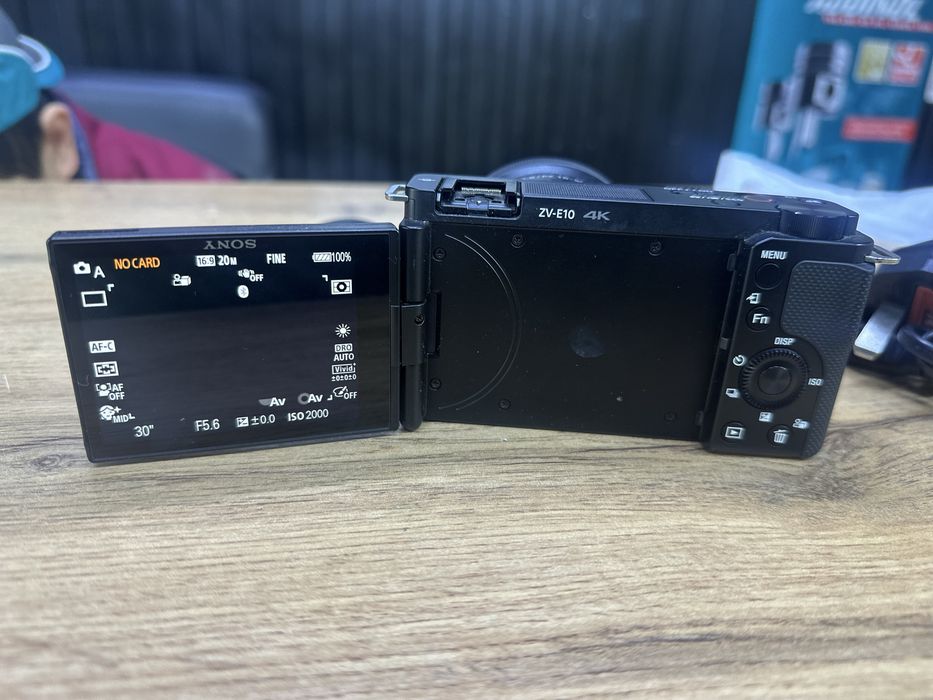 Sony ZV-E10 продам торг