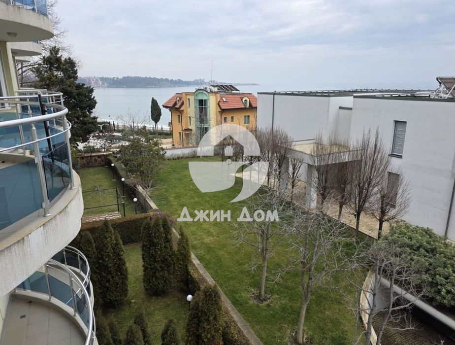 Тристаен апартамент с ГЛЕДКА МОРЕ в к-с „Оазис“, с. Равда