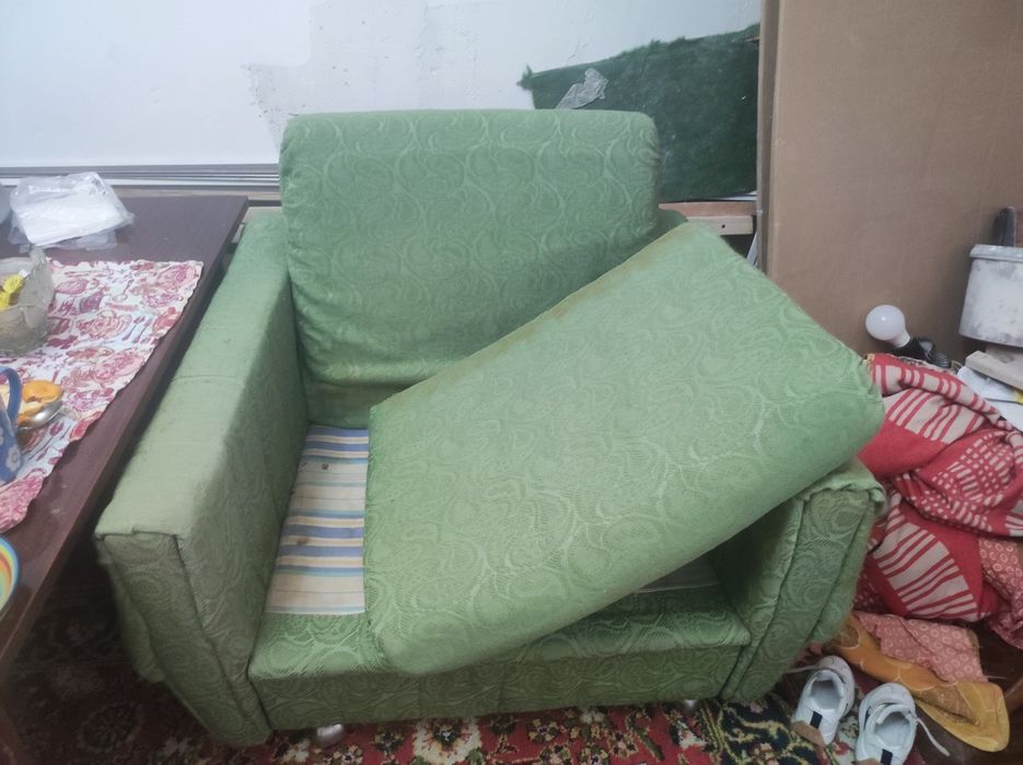 Диван и два кресла