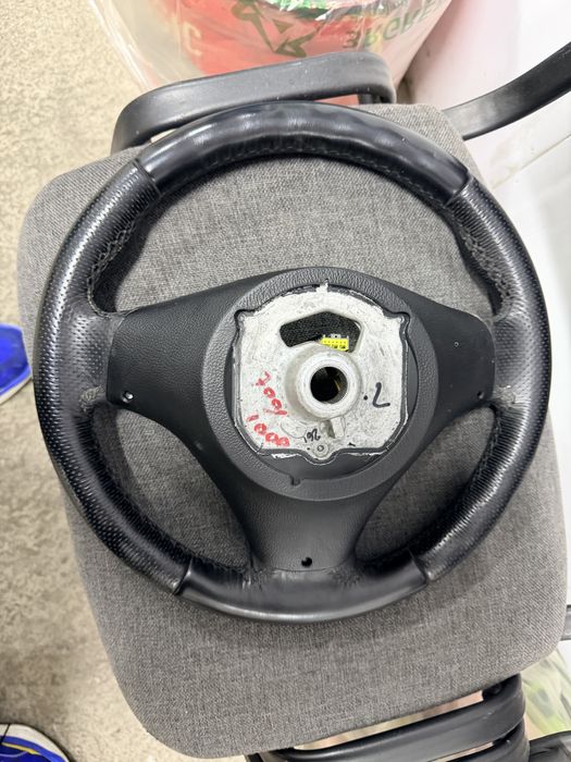 Volan m pachet bmw e90 e91 e92 e93 e87 e81 e82 e88 e84