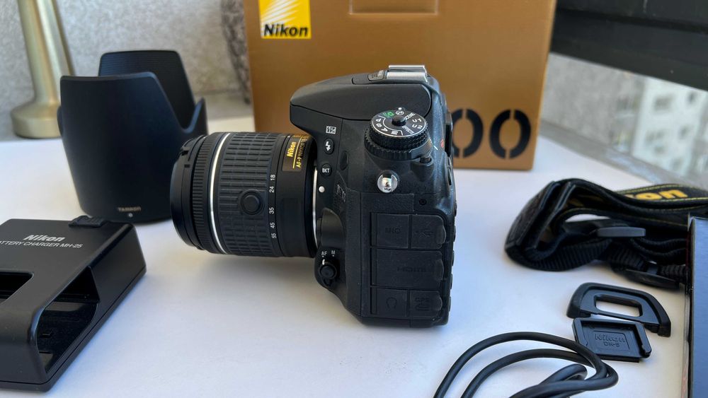 Nikon D7100 Pachet complet de accesorii - utilizat foarte putin