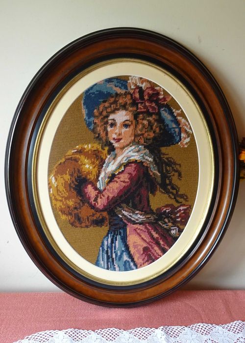 Гоблен  „Дама“,  едър бод, дебел конец, със стъкло и паспарту.