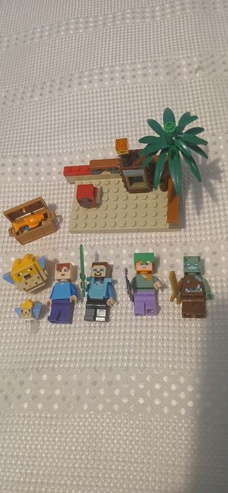 Lego Minecraft original cu 4 figurine Minecraft