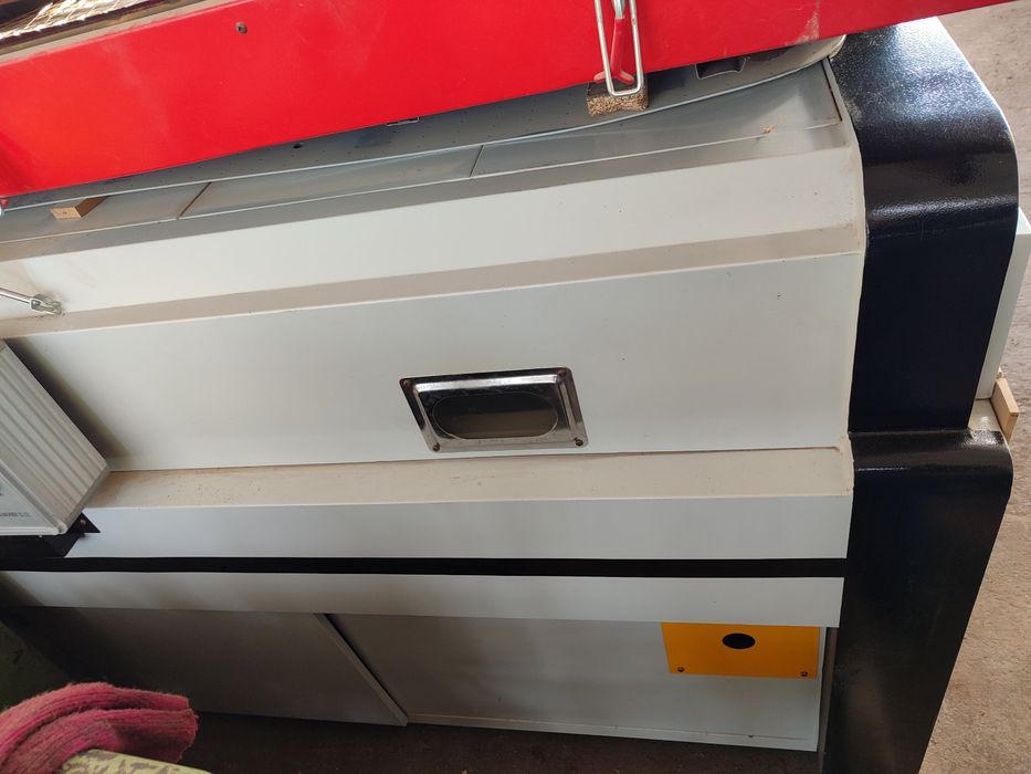 вакуумна мембранна преса с две маси