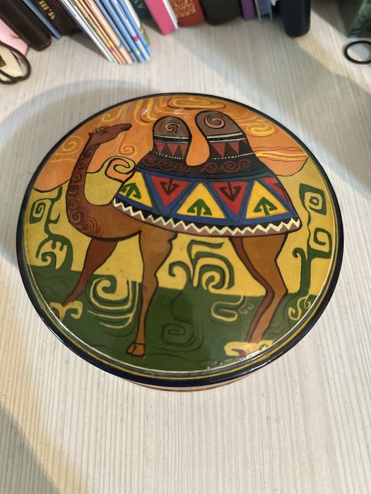 Деревянная шкатулка