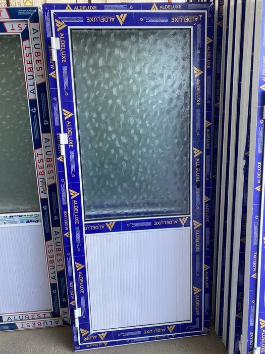 Двери Алиминивые готовые разные варианты разные размеры есть