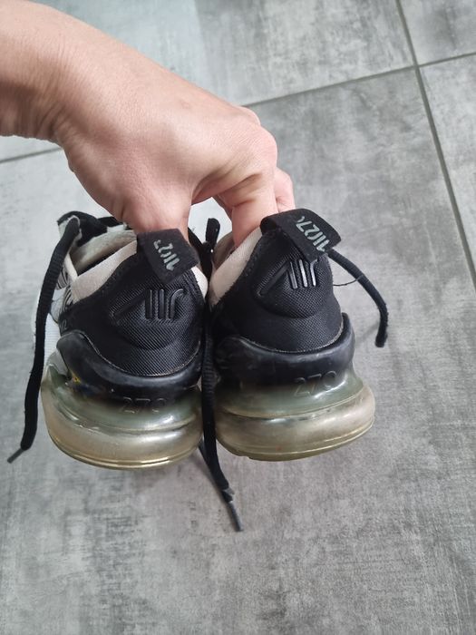 Adidasi de la nike