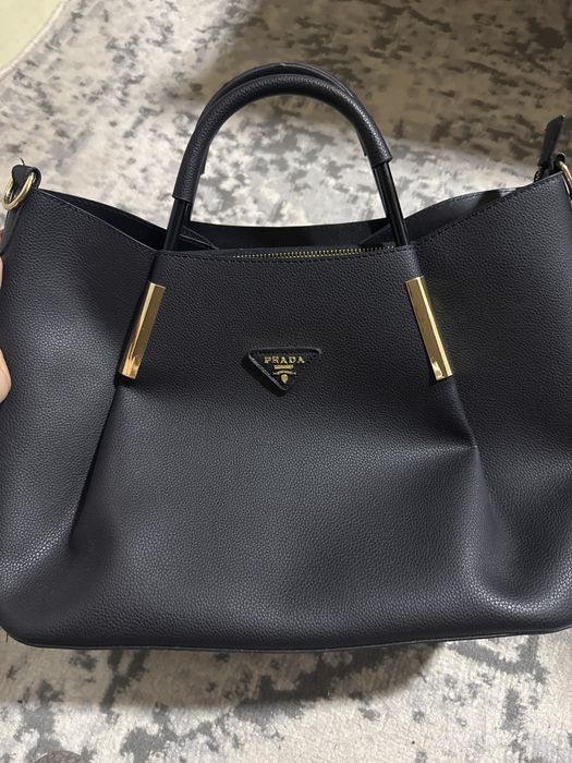 Новая черная сумка Prada