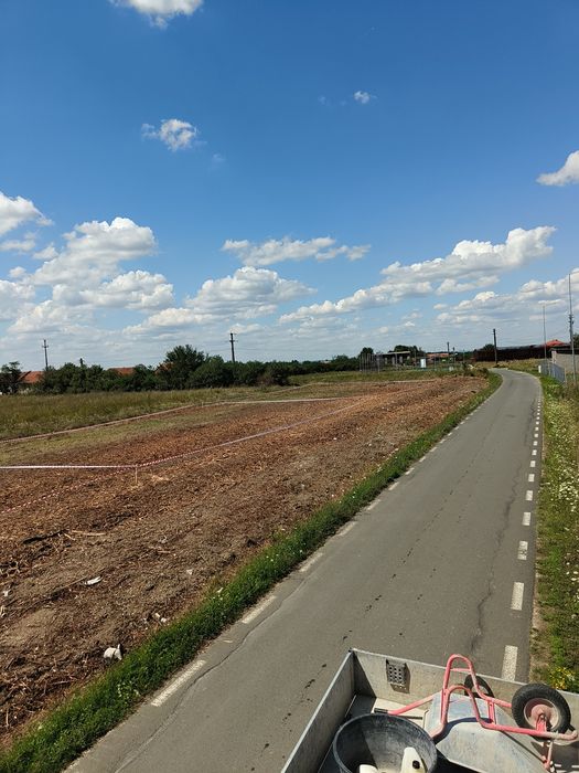 Teren intravilan de vânzare