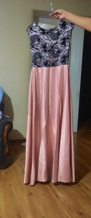 Продам платье нарядное