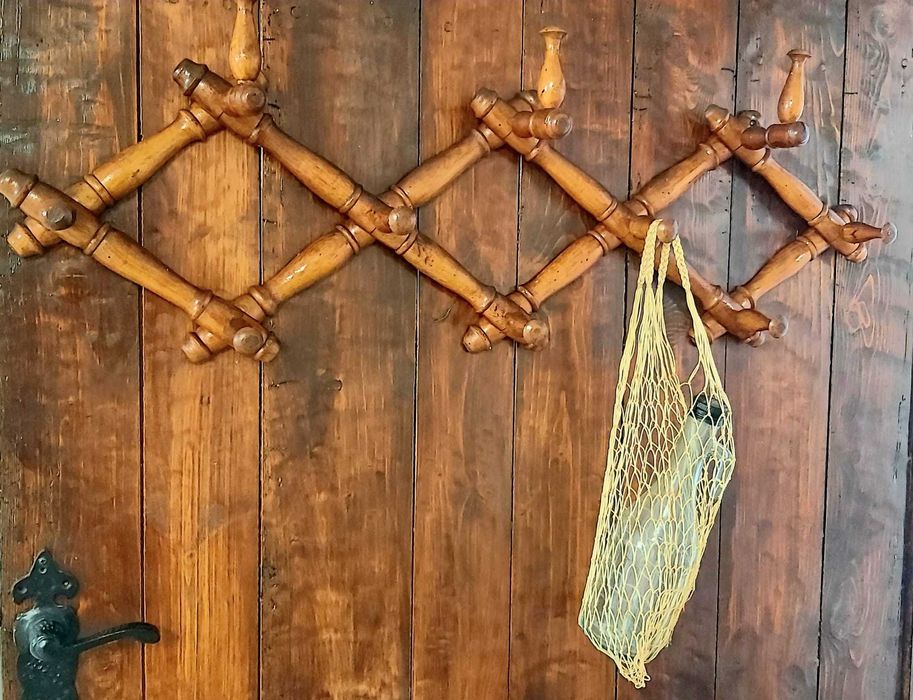 Винтидж дървена закачалка за палта, 1955 г.