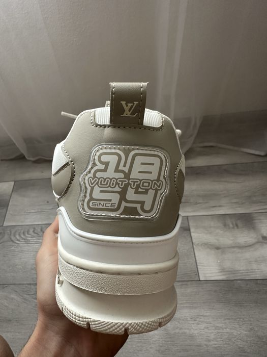 Vand Louis Vuitton skate noi