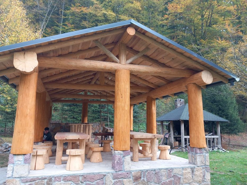 Foișor din lemn masiv