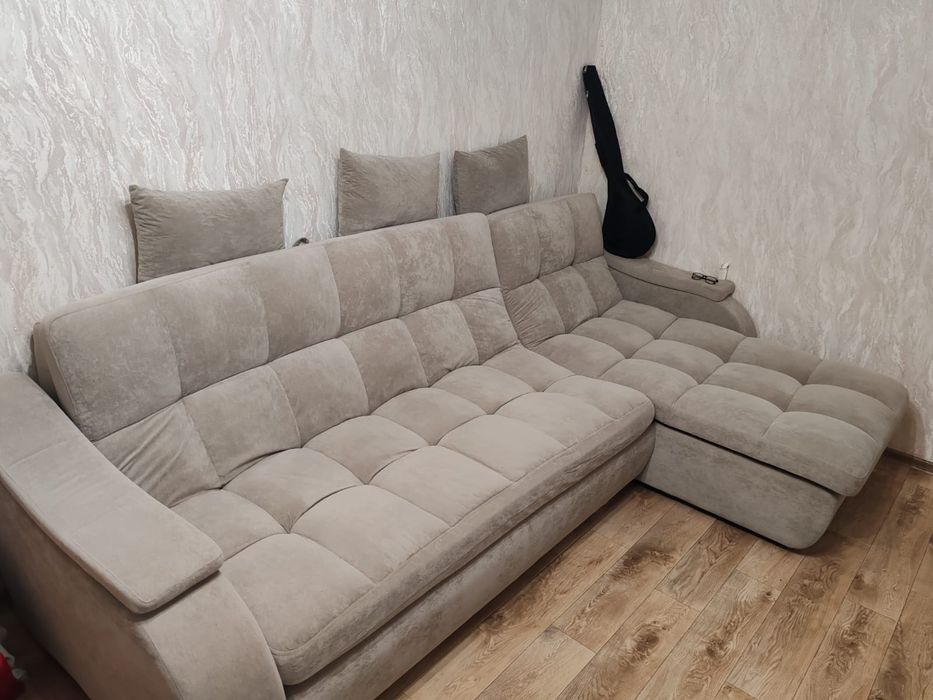 Диван пума продам с 3 подушкой