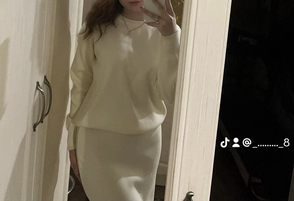 Костюмы с юбками