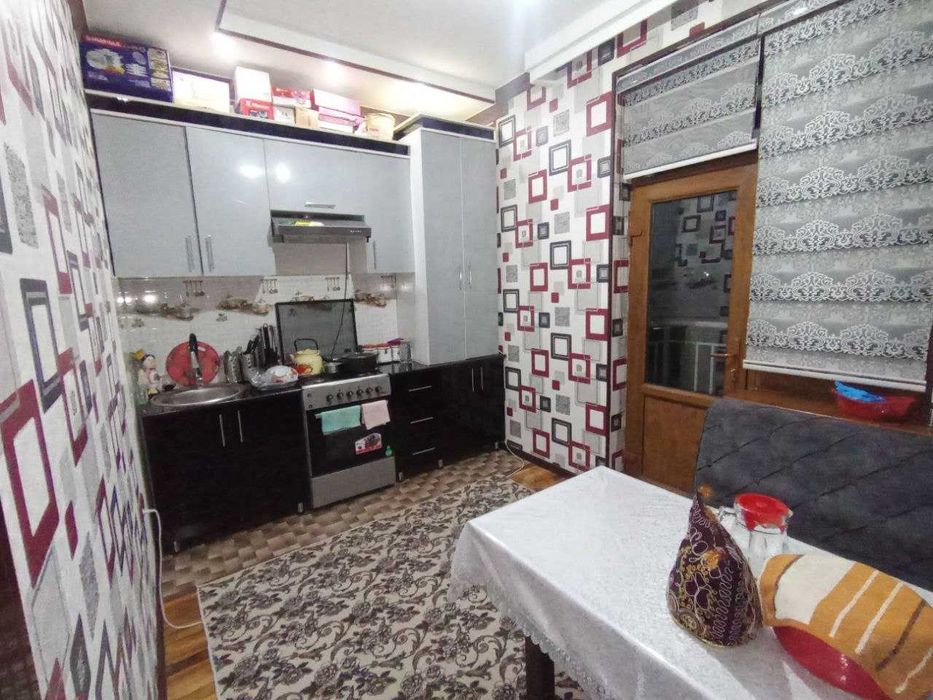 Srochna Termiz shaxrida 2 xonali yevro remont uy sotiladi