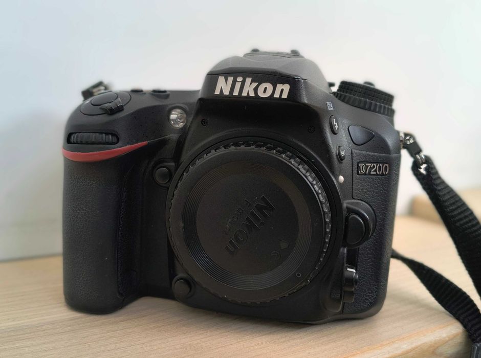 Nikon D7200 Body – Stare foarte bună, Ideal Foto Entuziast