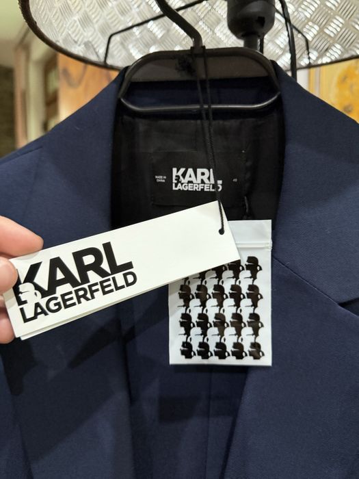 Мъжки костюм на KarL Lagerfeld