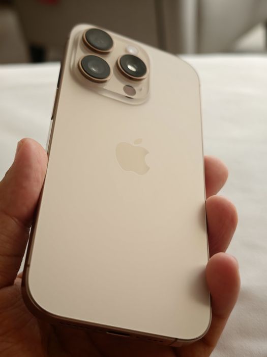Продам  Iphone 16 pro 256  идеал