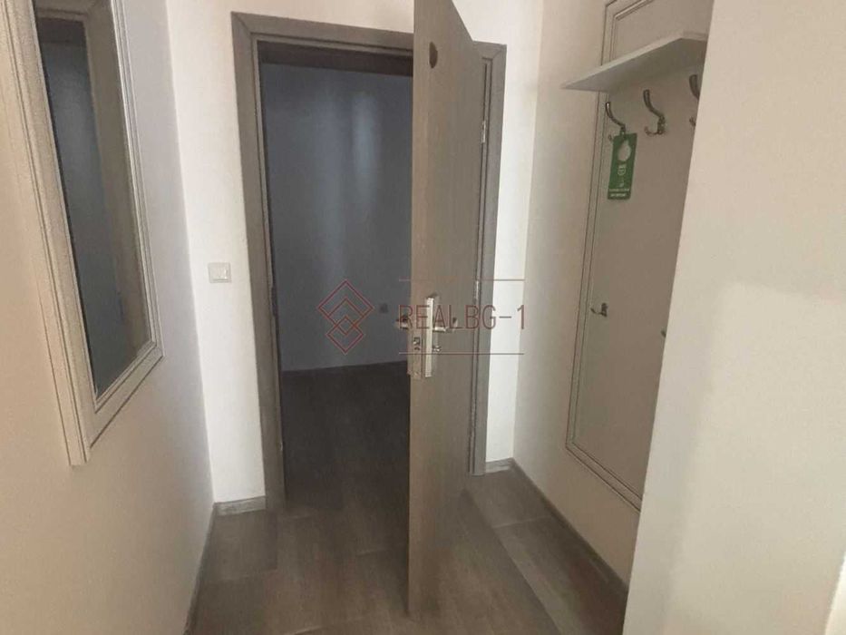 Просторен апартамент в луксозен комплекс до Двореца в Балчик