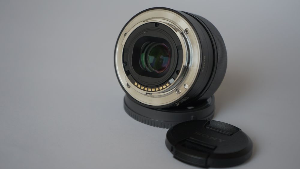 Обективът Sony E 35mm f/1.8 OSS (SEL35F18) Оптична стабилизация