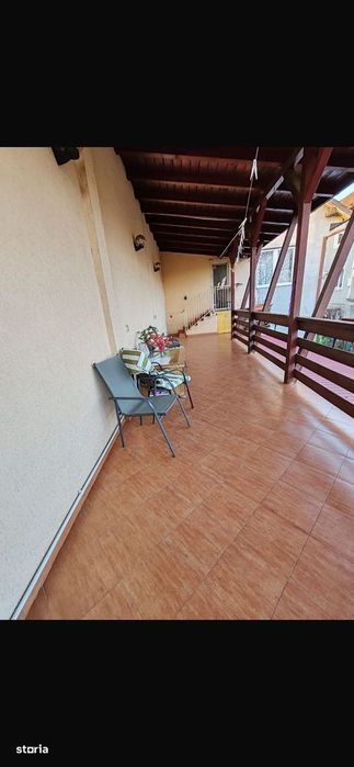 Apartament la casa + 200 mp teren, zona centrala