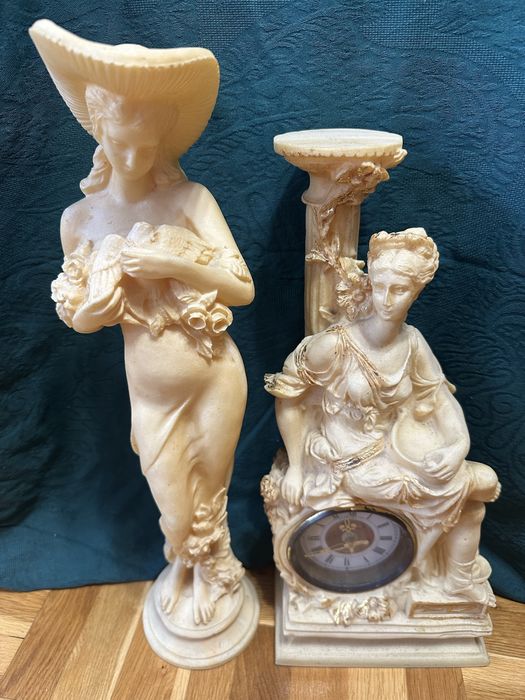 Продавам руски/съветски каминен часовник и статуетка/мрамор