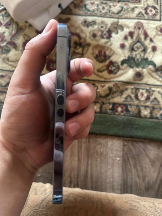 Айфон 13 про имеються трещины на экоане