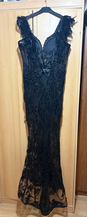 Абитуриентска бална рокля