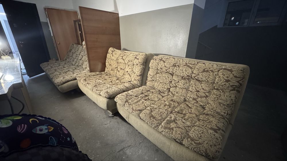 Продам диван тройка в хорошом состояний