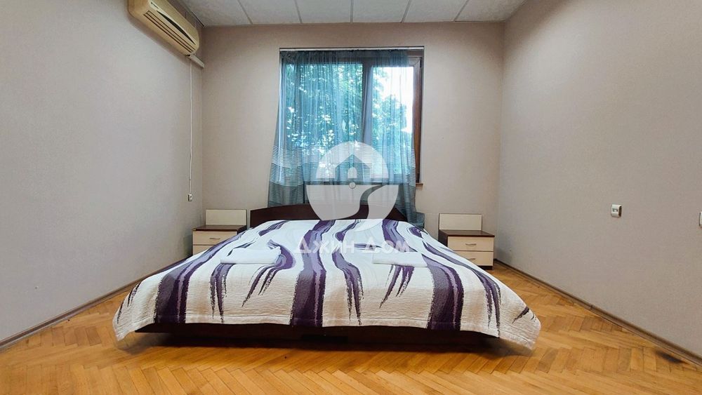 Продава се Многостаен апартамент в Бургас, Център - 156 кв.м за 1481 €/кв.м - Снимка #2
