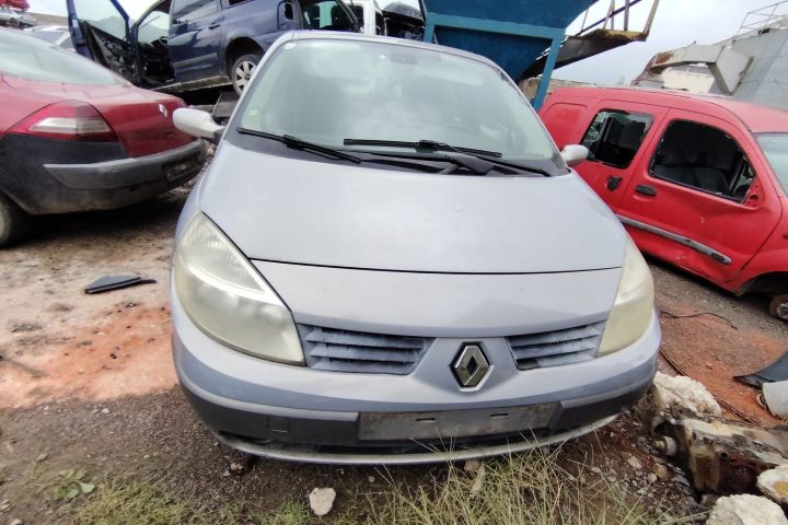 Far dreapta Renault Scenic a 2-a generatie