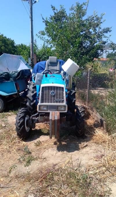 Продавам Трактор