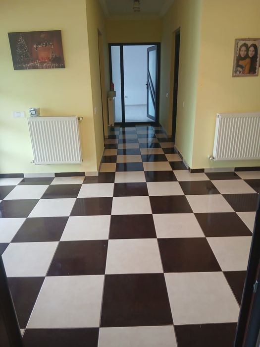 De vânzare casă + teren 2000mp2