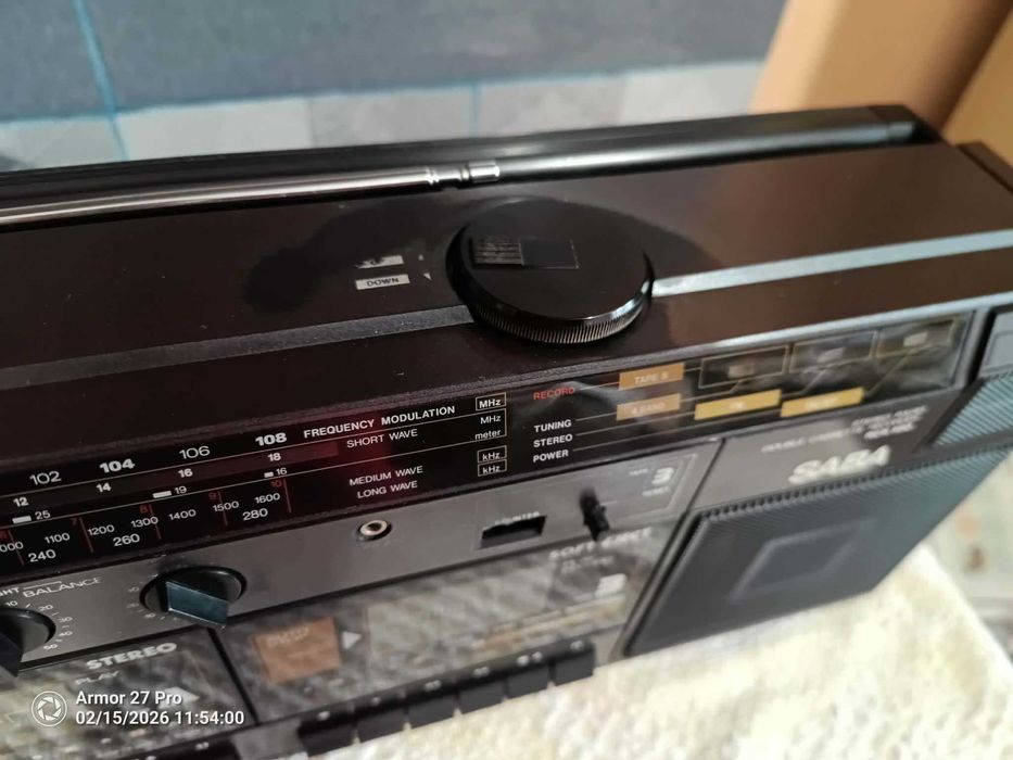 Продавам двукасетъчен SABA RCR590