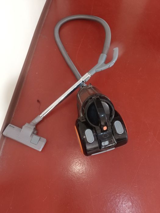 Пылесос Vitek...