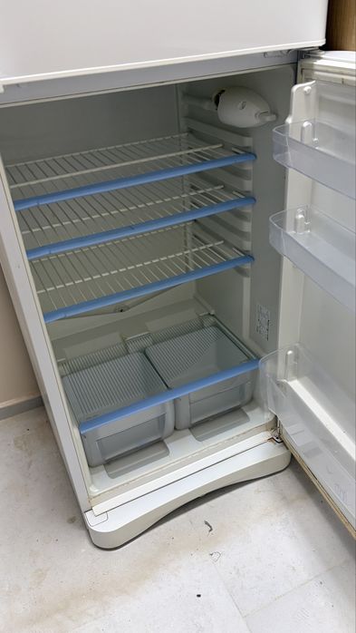 Холодильник сатылады