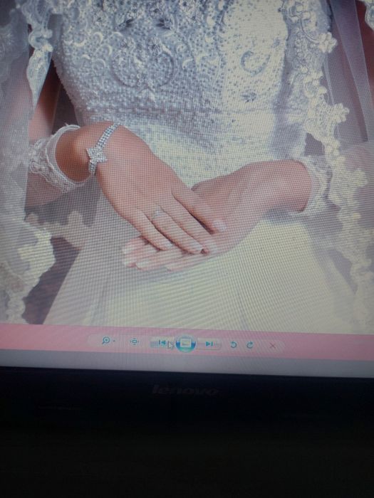 Kelin ko'ylak sotiladi. Amerikadan kelgan