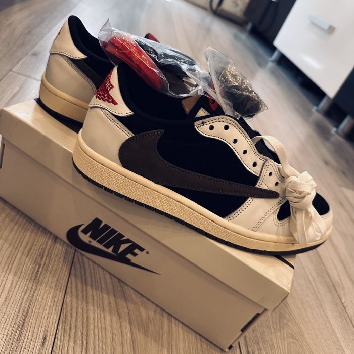 Nike Air Jordan 1 low og 40,5 noi in cutie