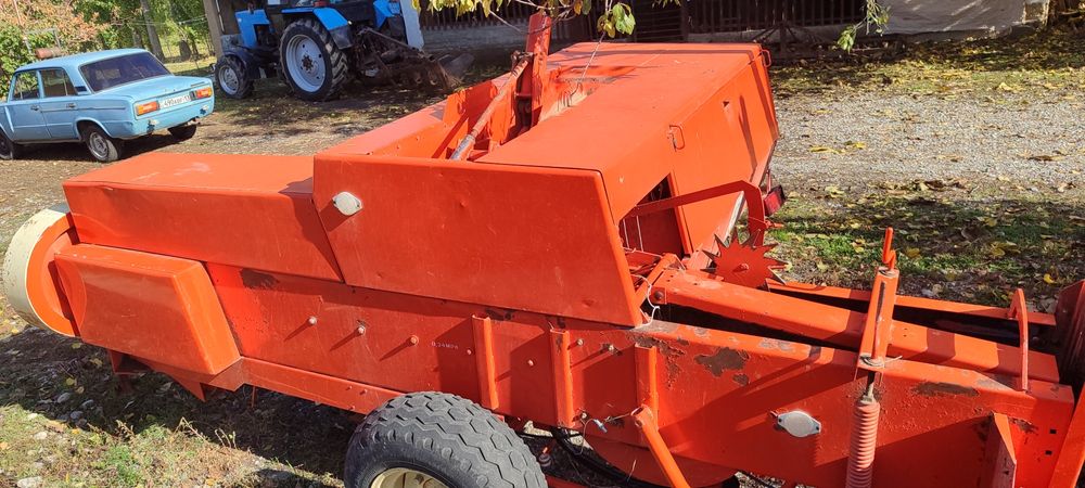 Трактор прес телешка