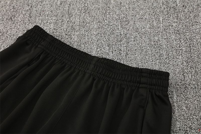 Спортен екип Ливърпул Адидас