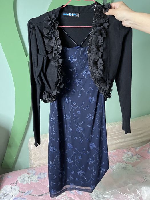 продам платья для девочки