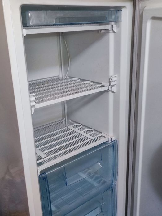 Морозильник Midea