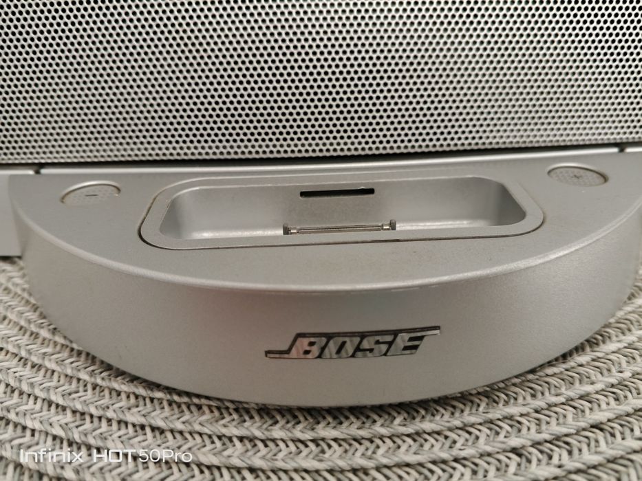 Bose sound dock boxa