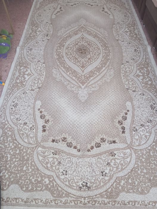 Продам ковер размер 2*4